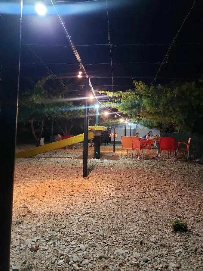Hôtel River Side Camping à Berat