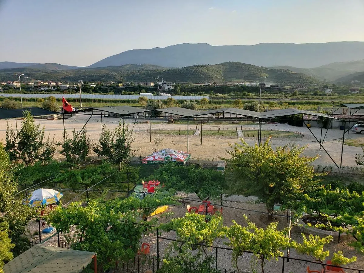 Hôtel River Side Camping à Berat