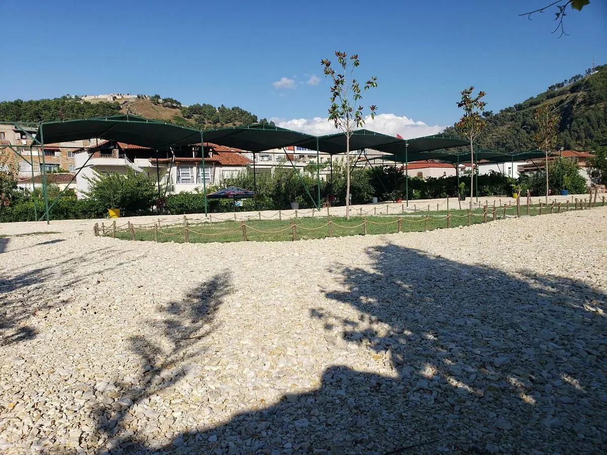 Hôtel River Side Camping à Berat