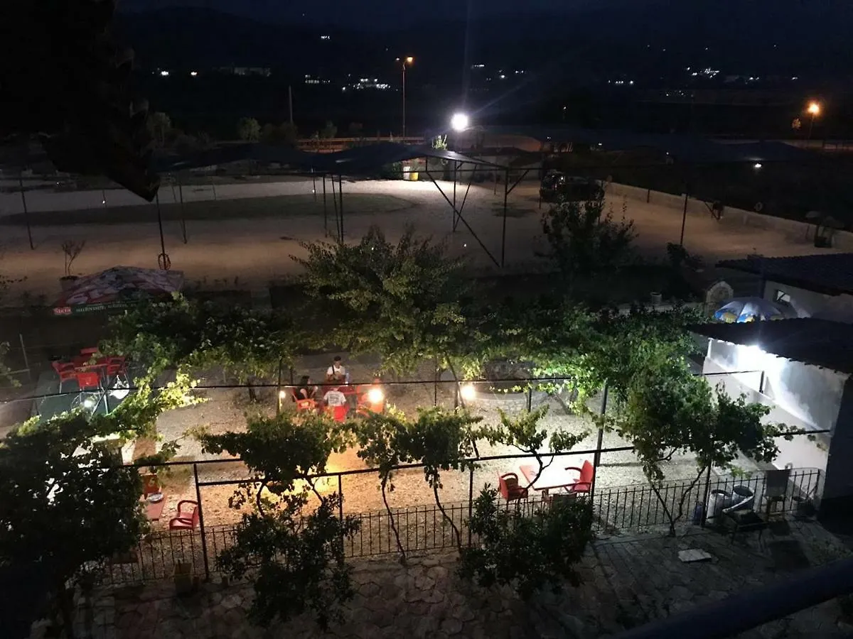 Hotel River Side Camping Berat Kemp