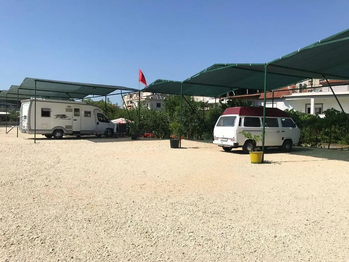 Hotel River Side Camping Berat